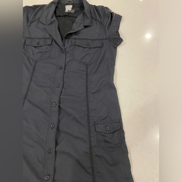 COLUMBIA Titanium Navy Blue Button Down
Activewear Sports Dress Size Medium - Picture 3 of 15